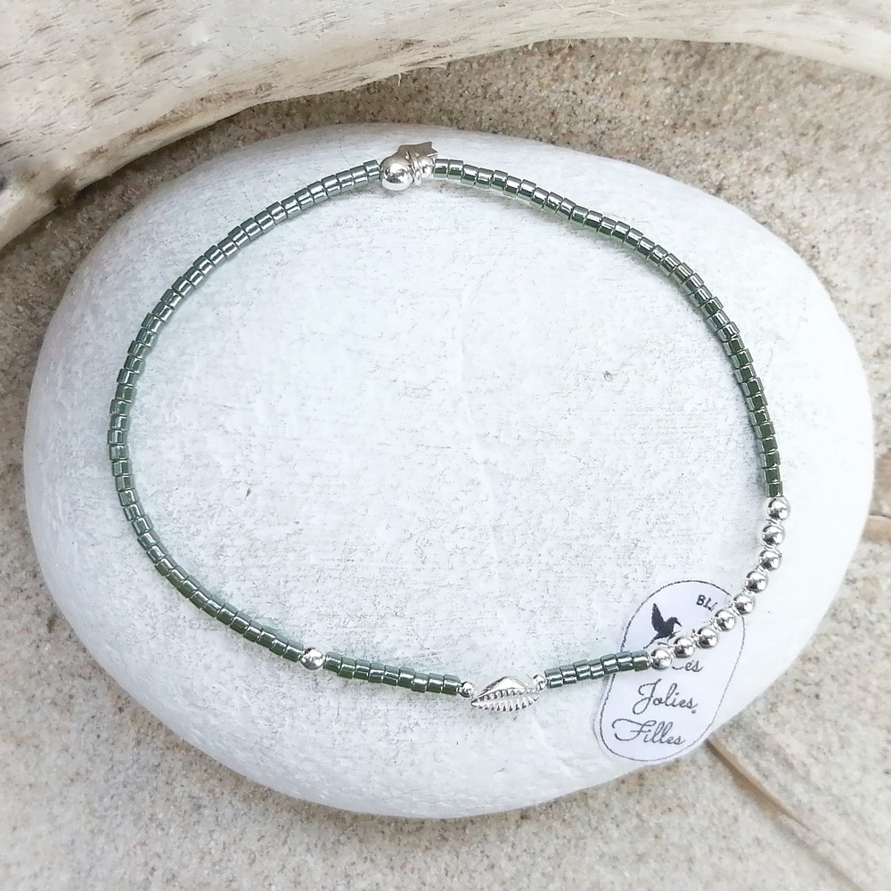 bracelet artisanal vert brillant et argent 925 coquillage vénus élastique